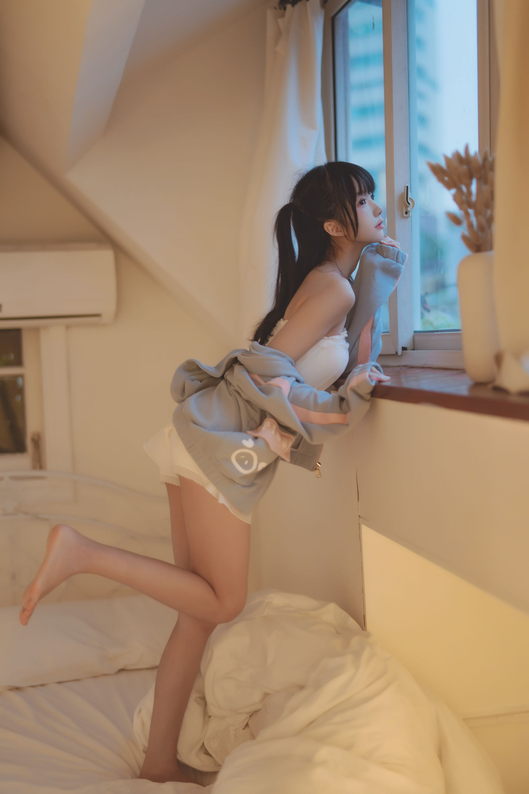 /19P @ [Ӱcoser] P.1 